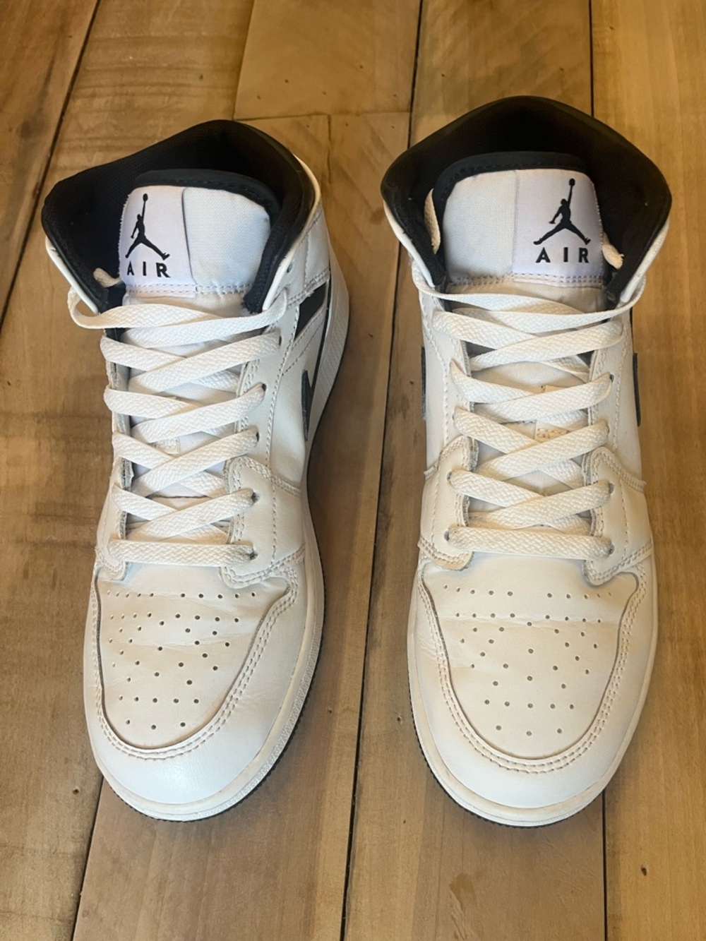 Nike Air Jordan 1 Mid size 6.5Y/ 8W Reverse Panda White Black (DQ8423-132)